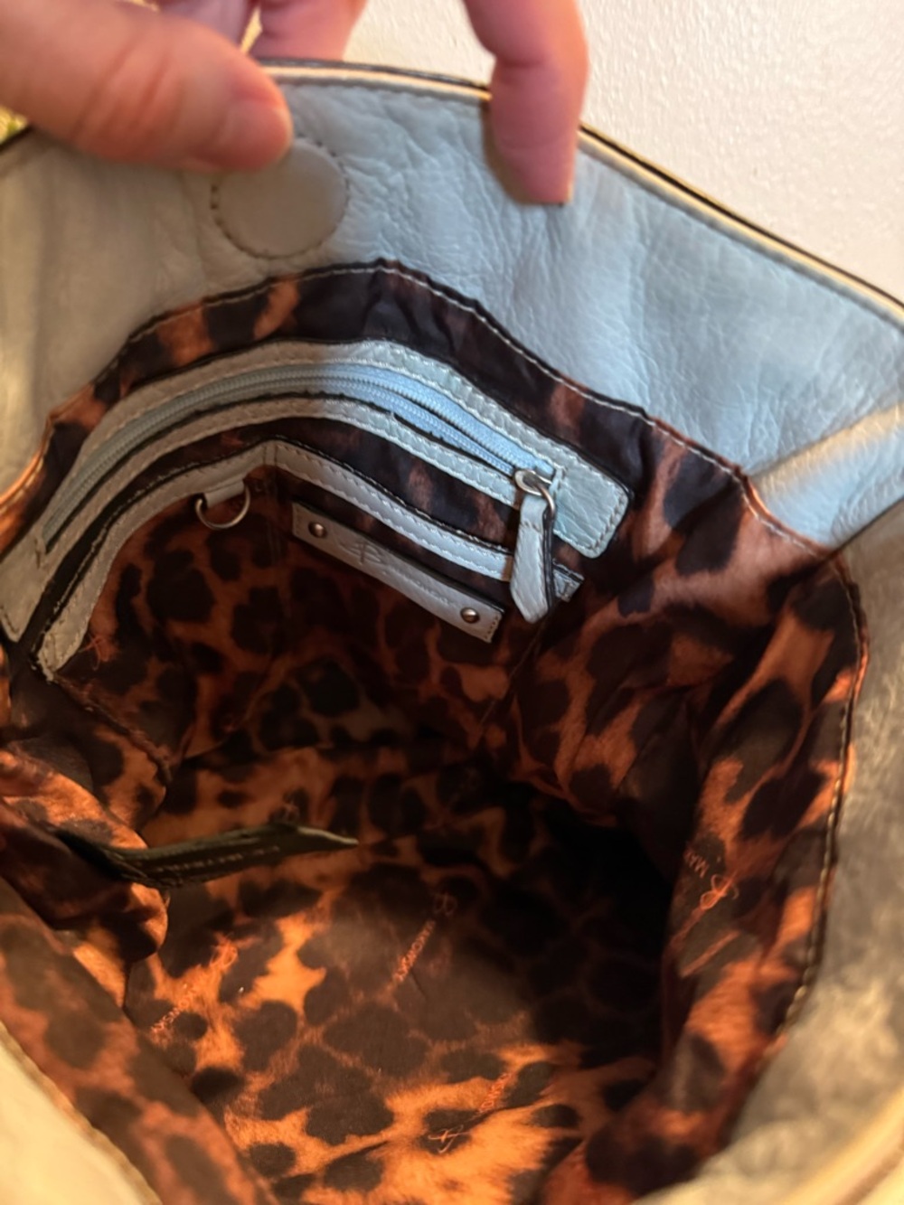 B Makowsky Leather Crossbody Bag in Light Gray - Picture 5 of 8